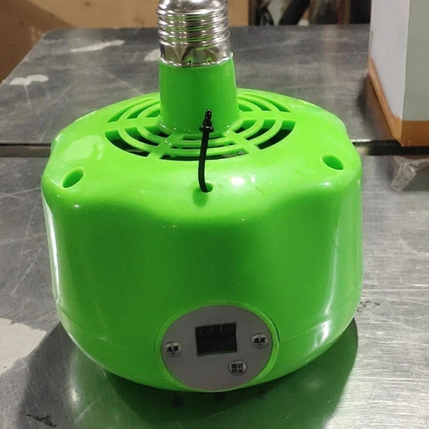 Lámpara Calefactora para Pollos y Mascotas 300W