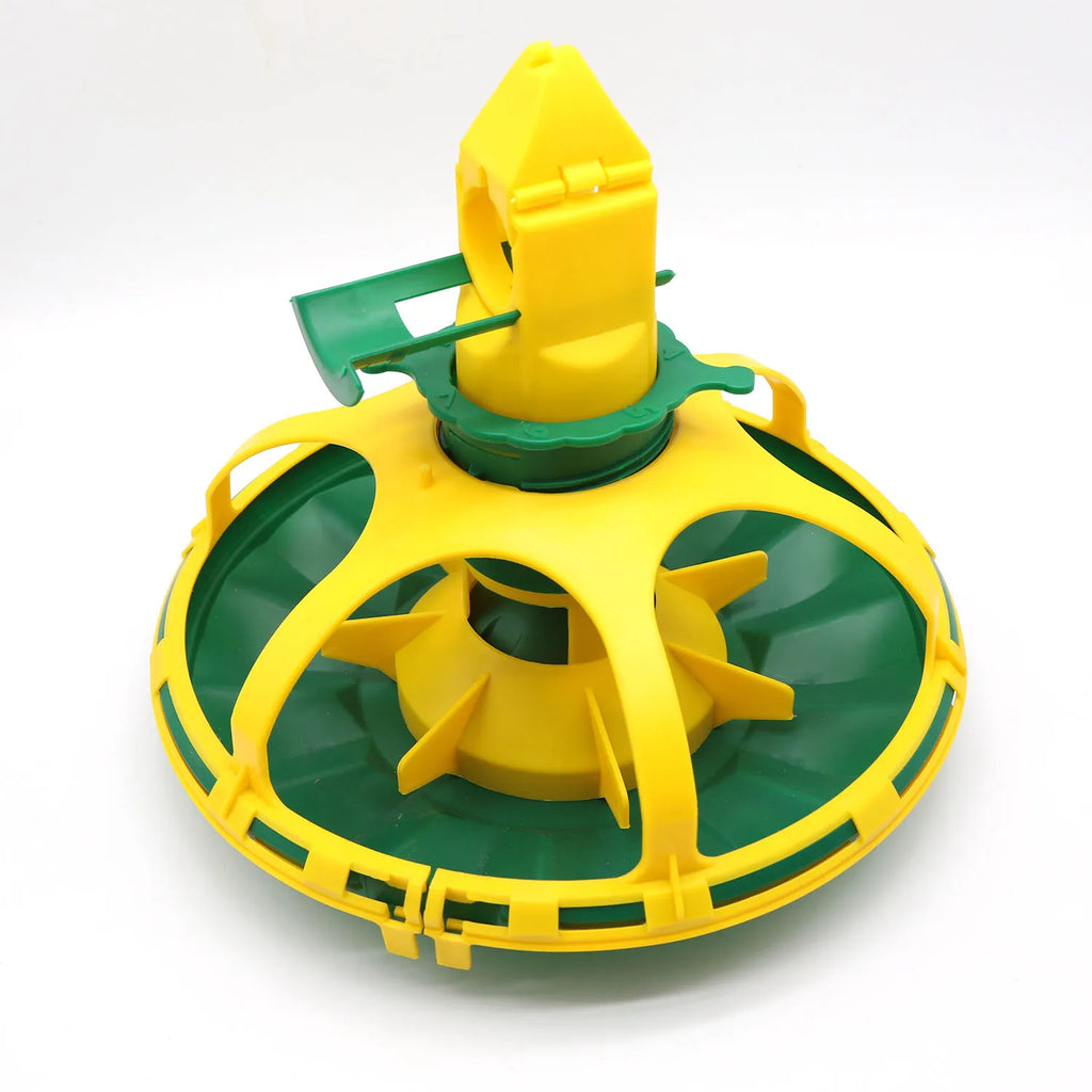 Sistema Automático de Alimentación y Bebida para Gallinero